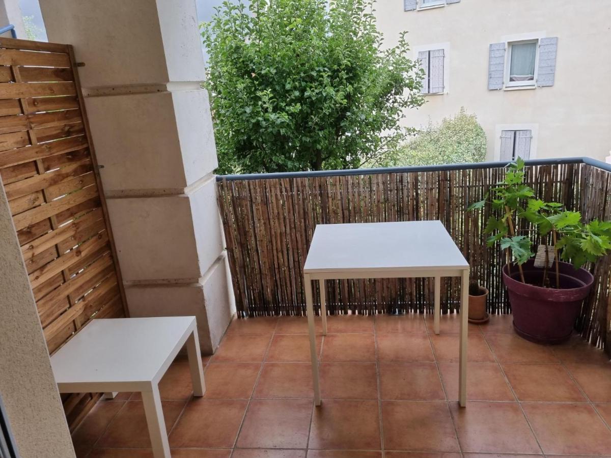 Appartement 1 Chambre Avec Piscine Uzès Екстериор снимка
