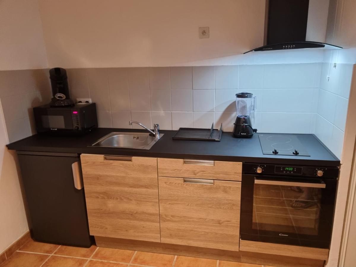 Appartement 1 Chambre Avec Piscine Uzès Екстериор снимка